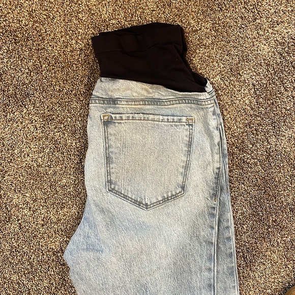 Old Navy Maternity Light Wash Maternity Jean 14 long - Picture 3 of 5